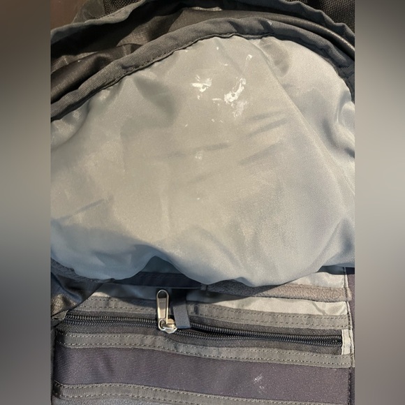 Black Northface Borealis Backpack - Picture 3 of 4